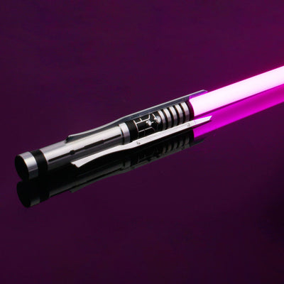La spada laser viola realistica di Darth Revan
