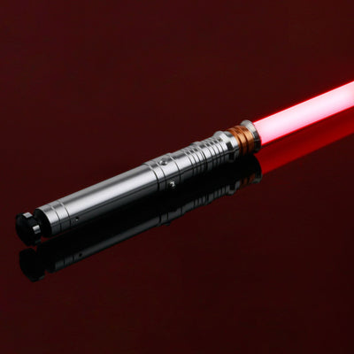 La spada laser rossa realistica di Darth Revan